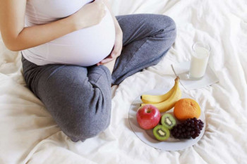 ۱۲ میوه مفید در بارداری : مصرف چه میوه ای در بارداری توصیه میشود؟