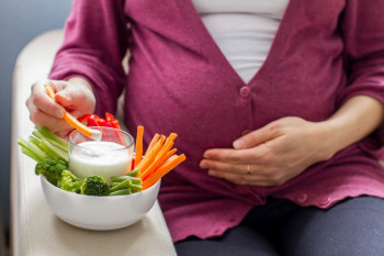تاثیر بی نظیر خوردن ماست در دوران بارداری بر روی جنین و مادر