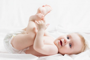 ۷ علت اصلی بوی بد مدفوع نوزاد چیست ؟