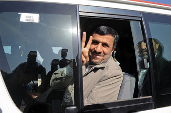 محمود احمدی‌نژاد در عصر جدید احسان علیخانی