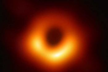 اولین عکس منتشر شده از یک سیاهچاله