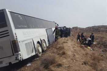 واژگونی اتوبوس زائران اصفهانی در محور الیگودرز ـ ازنا