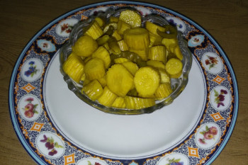 طرز تهیه ترشی خیار چنبر