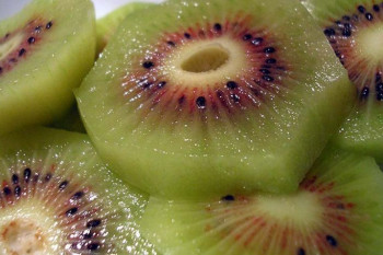 آشنایی با روش تهیه ترشی کیوی