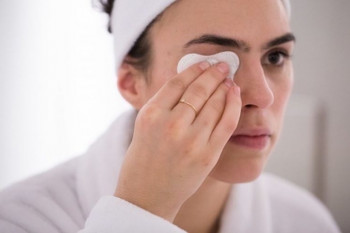 روش های صحیح پاک کردن آرایش صورت