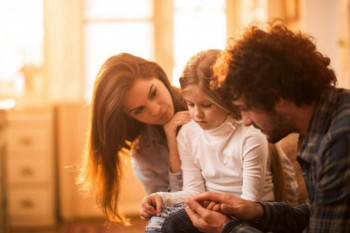 چطور با کودک درباره سوء استفاده جنسی صحبت کنیم ؟
