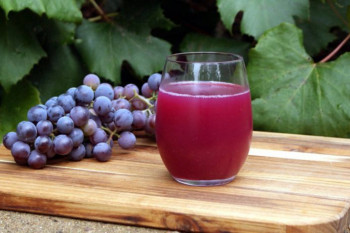 خواص حیرت انگیز آب انگور برای سلامتی + طرز تهیه آن