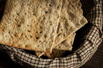 آشنایی با کالری، ارزش غذایی، خواص و مضرات نان جو