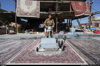 تصاویر رونق قالیشویی‌ها در آستانه عید نوروز