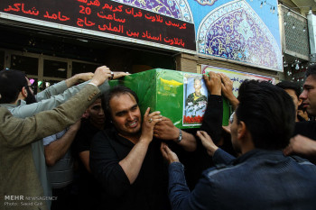 تصاویر تشییع پیکر هشت شهید مدافع حرم در مشهد‎