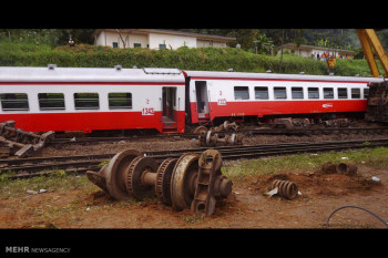 تصاویر خروج قطار از ریل در کامرون‎