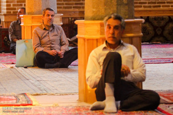 تصاویر سخنرانی آیت الله حائری شیرازی در سلسله نشست های دهۀ دوم ماه رمضان