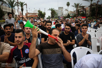 تصاویر شادی مردم رشت پس از پیروزی تیم ملی فوتبال ایران مقابل مراکش