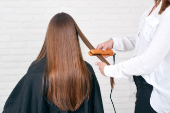 اتو موی کراتینه چیست (تفاوت آن با اتو موی معمولی)