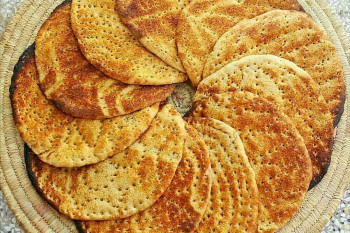 طرز تهیه نان گرده بوشهری به روش اصیل