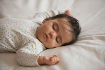 علت خواب زیاد در نوزادان را بشناسید و آن را کنترل کنید