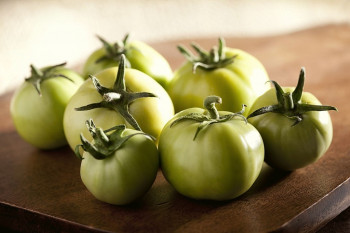 آیا مصرف گوجه فرنگی سبز فایده ای دارد ؟