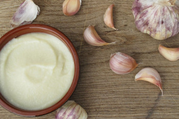 طرز تهیه حریره سیر خوشمزه برای تقویت کودکان و سالمندان