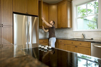 چرا صفحه کابینت ترک می خورد؟