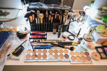 چطوری میز آرایشی خود را مرتب کنیم؟