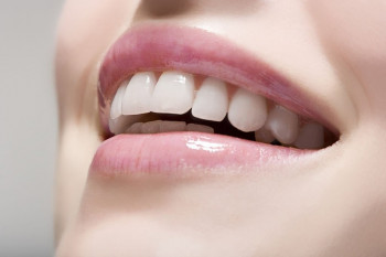 ۱۰ راهکار طلایی برای از بین بردن جرم پشت دندان