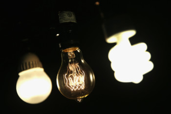 9 علت سوختن بی دلیل لامپ ها