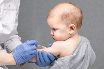 اقدامات لازم برای درمان جای درد واکسن در نوزادان