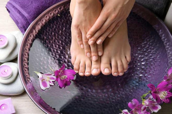روش های لایه برداری پوست کف پا در منزل