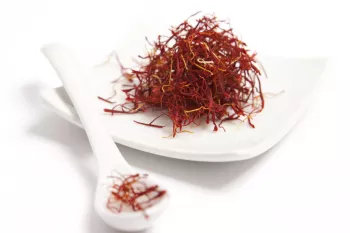 طبع زعفران گرم است یا سرد؟ بررسی زعفران از دیدگاه طب سنتی