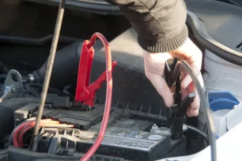 آموزش روش استفاده از باتری کمکی خودرو
