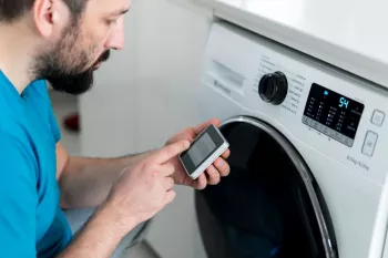بررسی دلایل اصلی خاموش نشدن ماشین لباسشویی