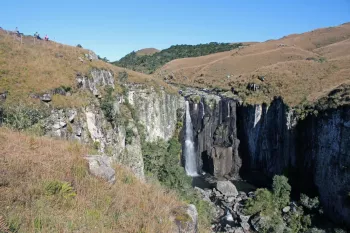 آبشار هریجان ؛ مرواریدی در دل جنگل‌‌ های چالوس