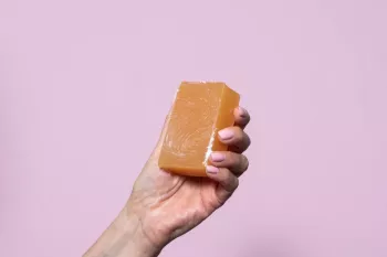 مزیت صابون گل ختمی برای پوست و مو