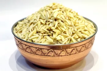 چگونه خلال بادام و پسته را برشته کنیم ؟