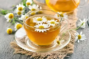 10 دمنوش گیاهی معجزه آسا برای درمان رفلاکس معده
