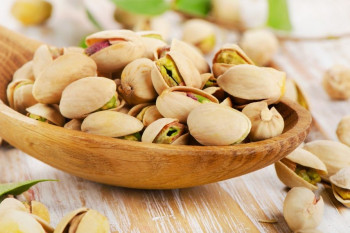 عوارض جانبی خوردن پسته زیاد بر روی سلامتی