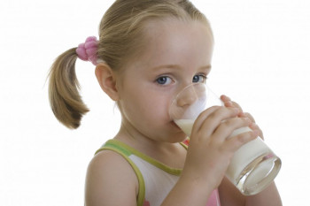 بهترین شیر برای کودکان کدام است؟ پر چرب یا کم چرب؟