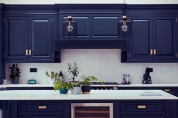 کابینت جدید ۱۴۰۱ | هایگلاس مدل کابینت آشپزخانه ایرانی جدید | مدل کابینت جدید طرح ال | رنگ کابینت جدید 1401