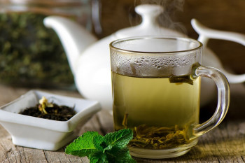 خواص دارویی و درمانی چای سبز با هل