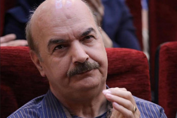 ژست رومانتیک ایرج طهماسب و یاسی در مکان عمومی !