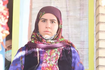 حیون خونگی زرد و کوچولوی صهبا شرافتی با چشمای مشکی / اصلا بهش نمیاد !!