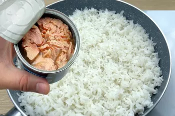اگر برنج و تن ماهی در خانه دارید / ۲ دستور پخت آسان، سریع و بسیار خوشمزه را یاد بگیر !