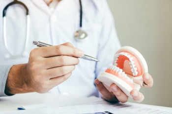 شرایط و مدارک لازم برای ورود به شغل دندانپزشکی چیست ؟