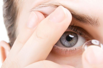 علائم و راههای تشخیص پشت و رو بودن لنز
