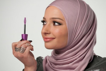 احکام و سوالات رایج درباره آرایش همراه با حجاب