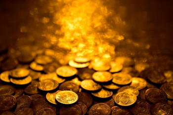 تعبیر خواب سکه طلا : 16 نشانه و تعبیر دیدن سکه طلا در خواب