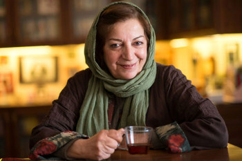 آواز شاد مرضیه برومند در پشت صحنه سریال عروسکی !