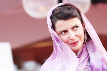 قاب هایی جذاب از بانو لیلا حاتمی در کنار مادر معروفش زری !!