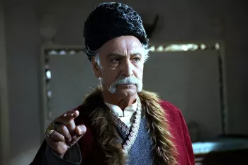 دورهمی خانوادگی آقای بازیگر در کنار پسران و عروس هایش !!