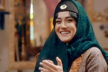 قابی تماشایی از پریناز ایزدیار و خواهر پزشکش